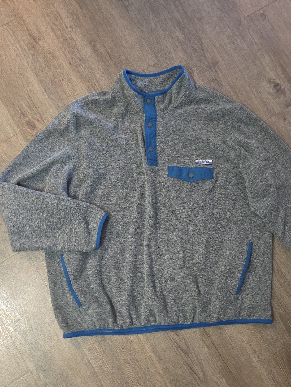 Eddie Bauer • Gray Fleece Pullover with Blue Trim